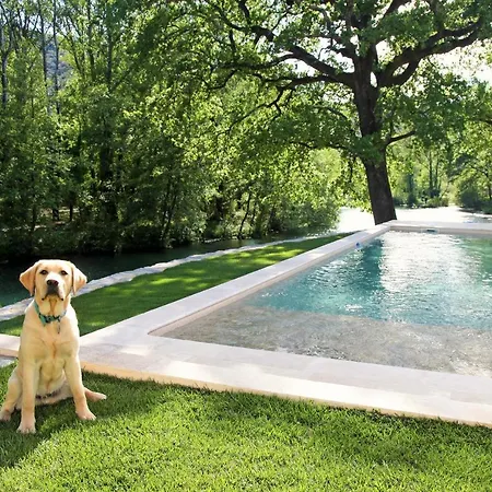 La Magnanerie D'hôtes ,le Jardin Secret Maison d'hôtes