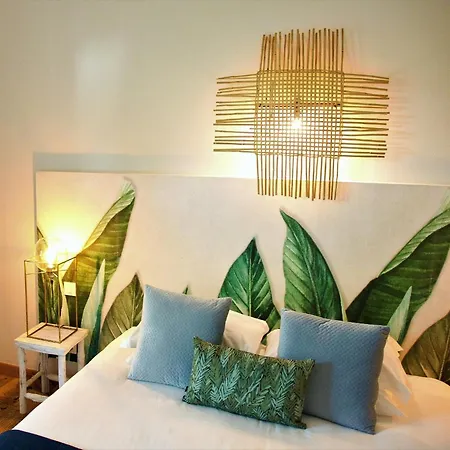 Guest house La Magnanerie D'hotes ,le Jardin Secret Sauve