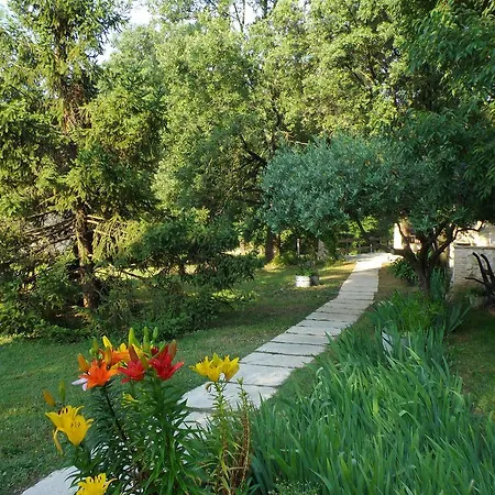 La Magnanerie D'hôtes ,le Jardin Secret