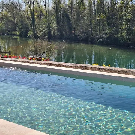 La Magnanerie D'hôtes ,le Jardin Secret Sauve