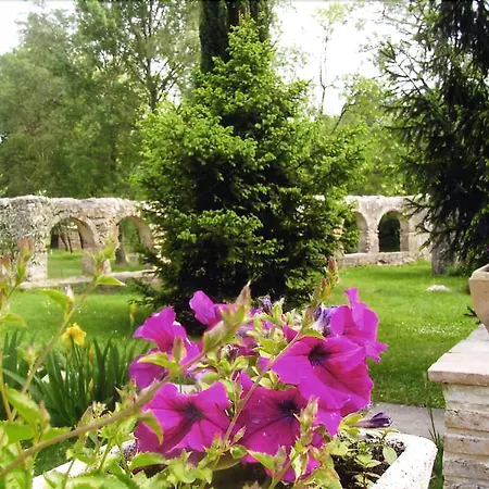 Guest house La Magnanerie D'hotes ,le Jardin Secret Sauve