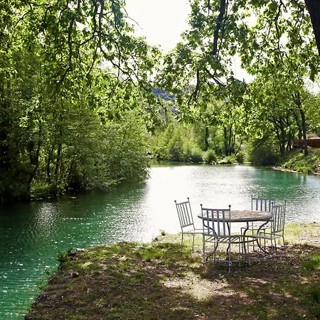 La Magnanerie D'hotes ,le Jardin Secret Guest house