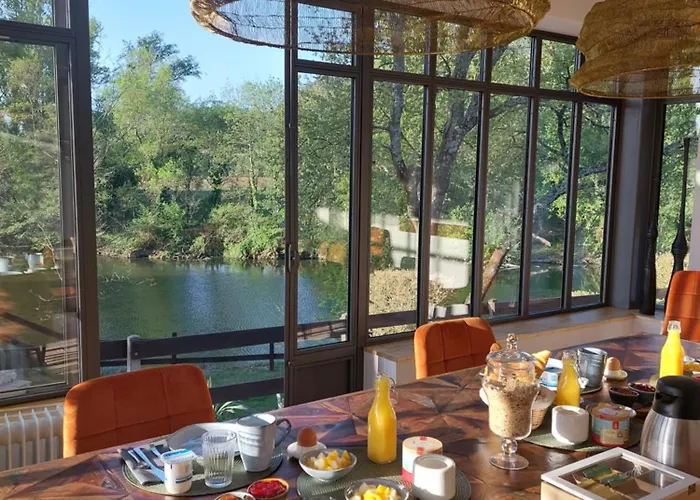 La Magnanerie D'hotes ,le Jardin Secret Guest house