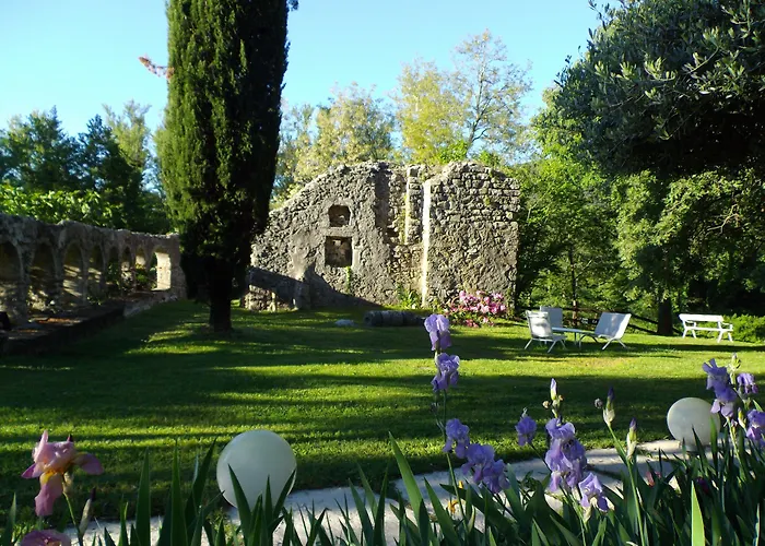 La Magnanerie D'hotes ,le Jardin Secret Guest house 4*