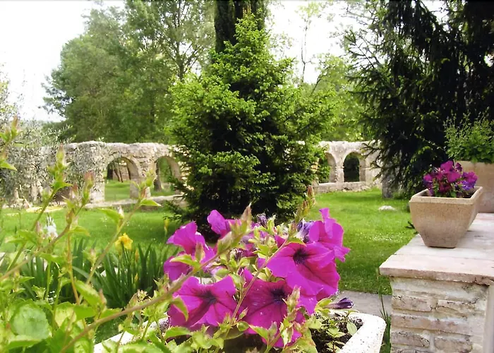 Guest house La Magnanerie D'hotes ,le Jardin Secret Sauve