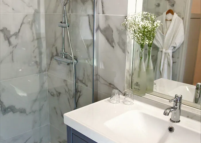 La Magnanerie D'hotes ,le Jardin Secret Guest house