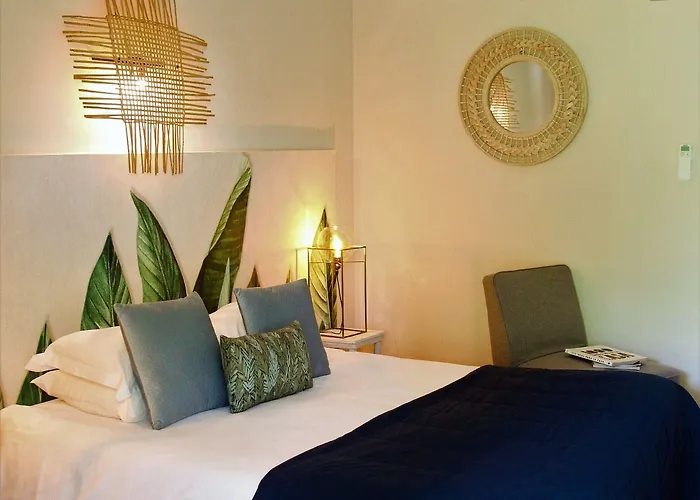 La Magnanerie D'hotes ,le Jardin Secret Guest house Sauve